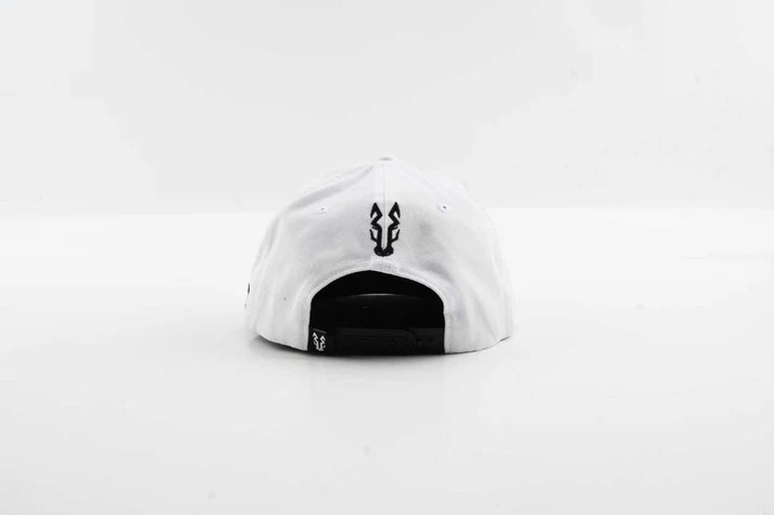 Dios Por Delante (White) – Puro 440 Hat
