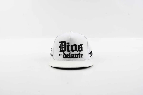 Dios Por Delante (White) – Puro 440 Hat
