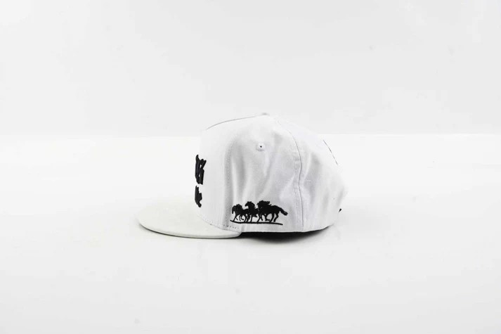 Dios Por Delante (White) – Puro 440 Hat